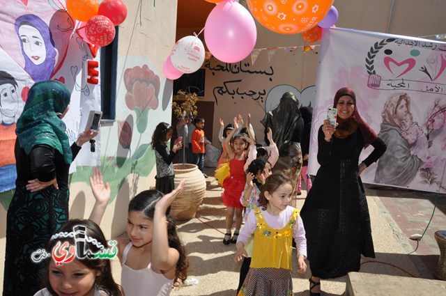 كفرقاسم – فيديو: بساتين الامل, السلام , والمحبة تحتفل بعيد الام على انغام عمو انس وجوقته ..